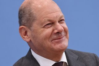 Pour Olaf Scholz, "il s'agit de faire en sorte que la Chine continue à croître économiquement (...). "Mais il faut en même temps tenir compte des questions de sécurité qui se posent à nous".